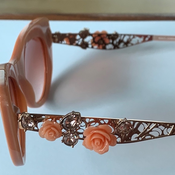 Dolce & Gabbana 4302B sunglasses - Picture 7 of 8